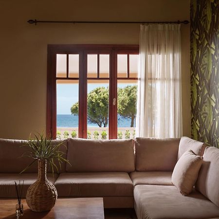 Sea Elegance Villa - On The Beach, By Zantewize Psarou  エクステリア 写真