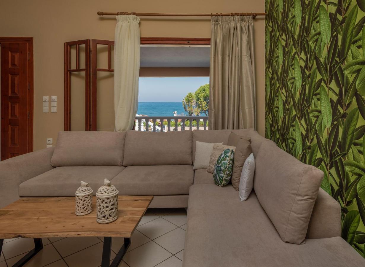 Sea Elegance Villa - On The Beach, By Zantewize Psarou  エクステリア 写真