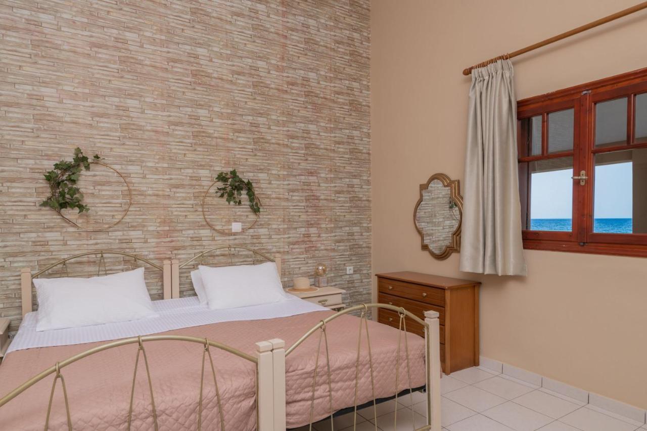 Sea Elegance Villa - On The Beach, By Zantewize Psarou  エクステリア 写真