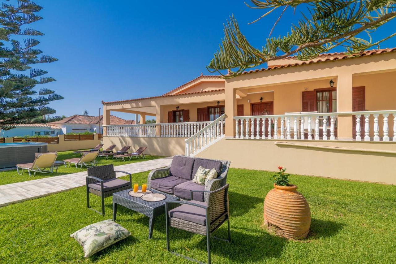 Sea Elegance Villa - On The Beach, By Zantewize Psarou  エクステリア 写真