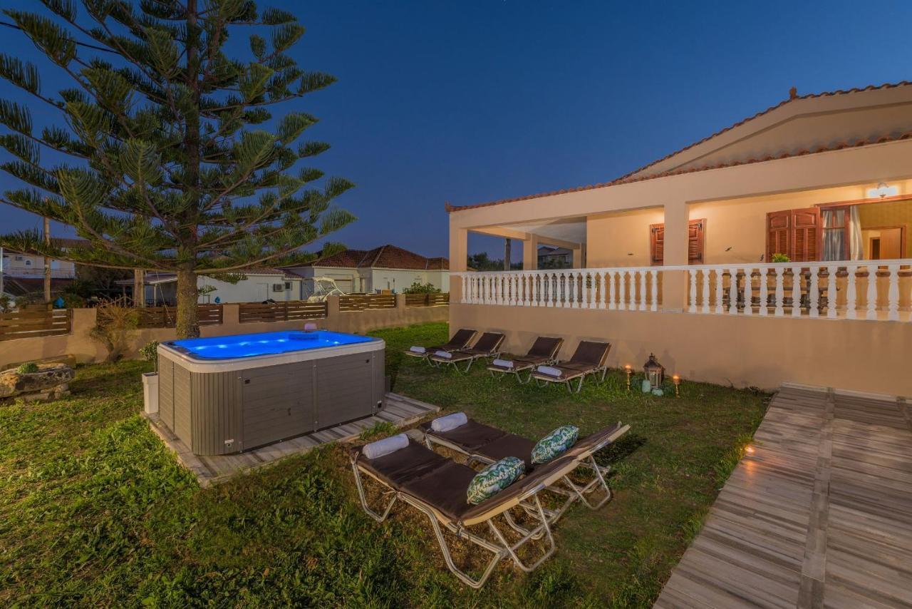 Sea Elegance Villa - On The Beach, By Zantewize Psarou  エクステリア 写真