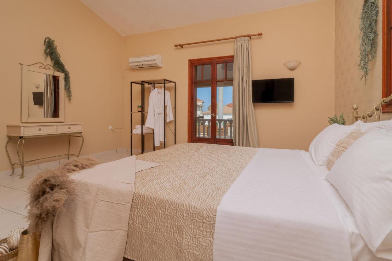 Sea Elegance Villa - On The Beach, By Zantewize Psarou  エクステリア 写真