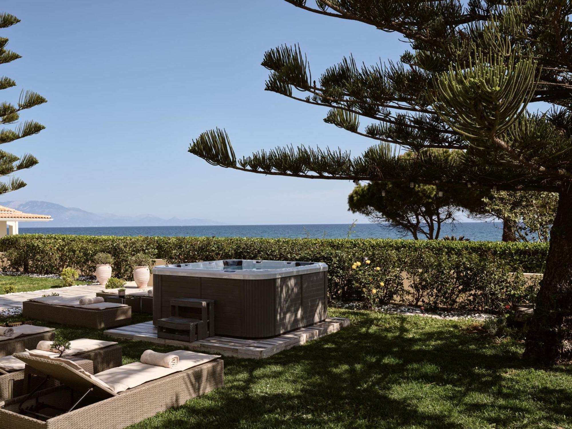 Sea Elegance Villa - On The Beach, By Zantewize Psarou  エクステリア 写真