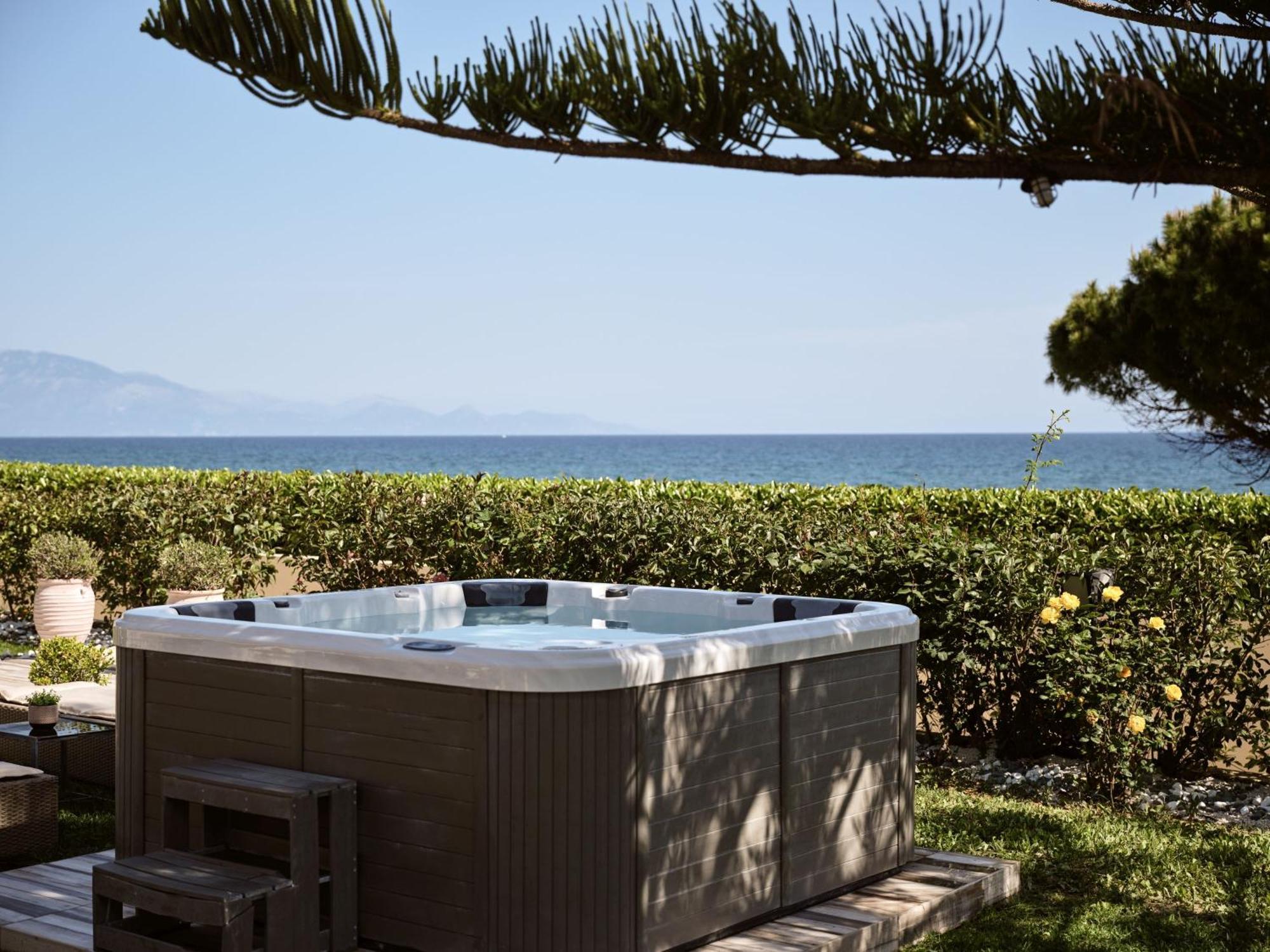 Sea Elegance Villa - On The Beach, By Zantewize Psarou  エクステリア 写真